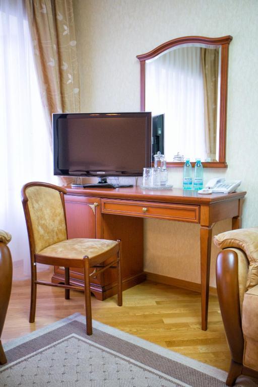Inturist Hotel Pyatigorsk Esterno foto